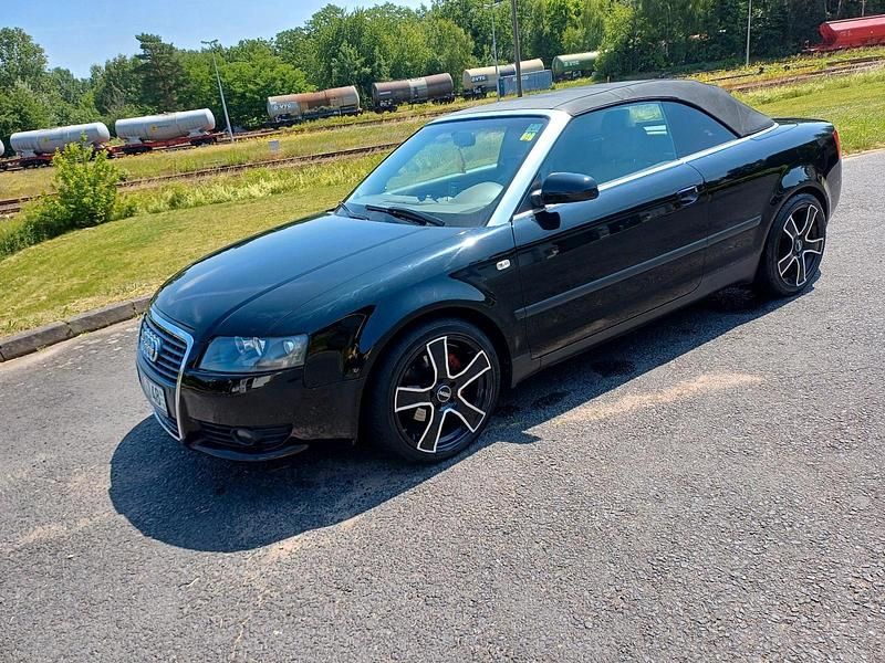 Schwarz Gebraucht 2003 Audi A4 Cabriolet Sport Cabrio | 4.600 € (Fairer Preis) - Bild 1/4
