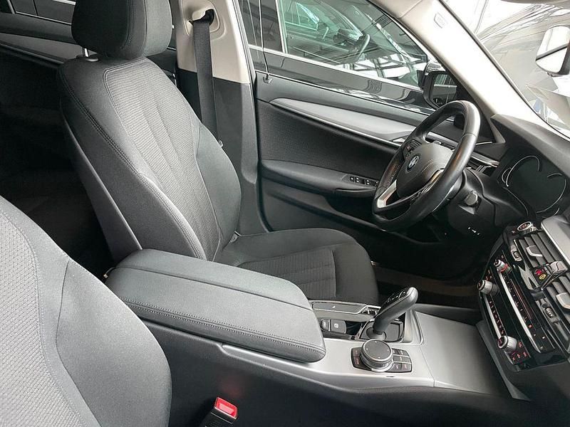 Gebraucht BMW 520 190 PS (139 kW) 2018 Grau Kombi