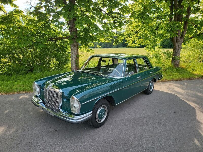 Second-hand Mercedes 250 1968 Verde Berlinǎ
