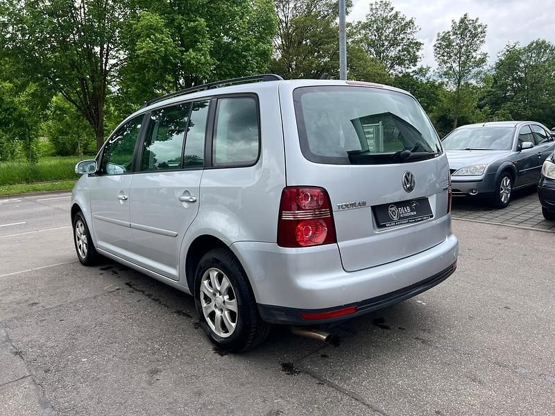 Gebraucht VW Touran 108 PS (79 kW) 2008 Silber Van / Kleinbus
