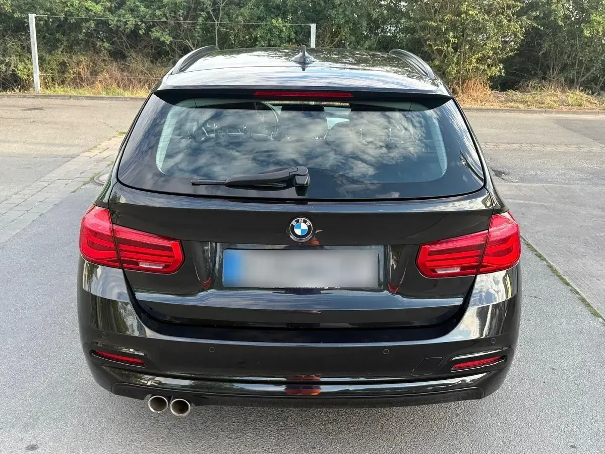 Gebraucht BMW 320 190 PS (139 kW) 2017 Schwarz Limousine
