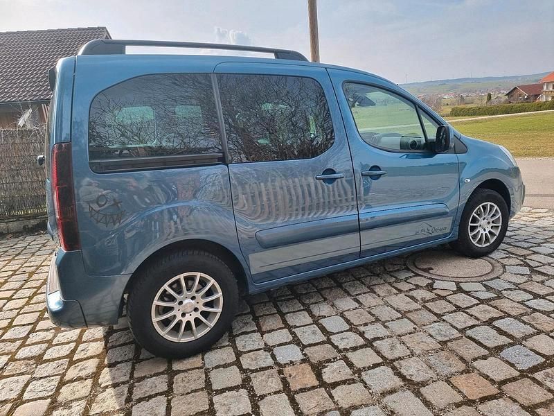 Gebraucht Citroën Berlingo 99 PS (72 kW) 2017 Blau Van / Kleinbus