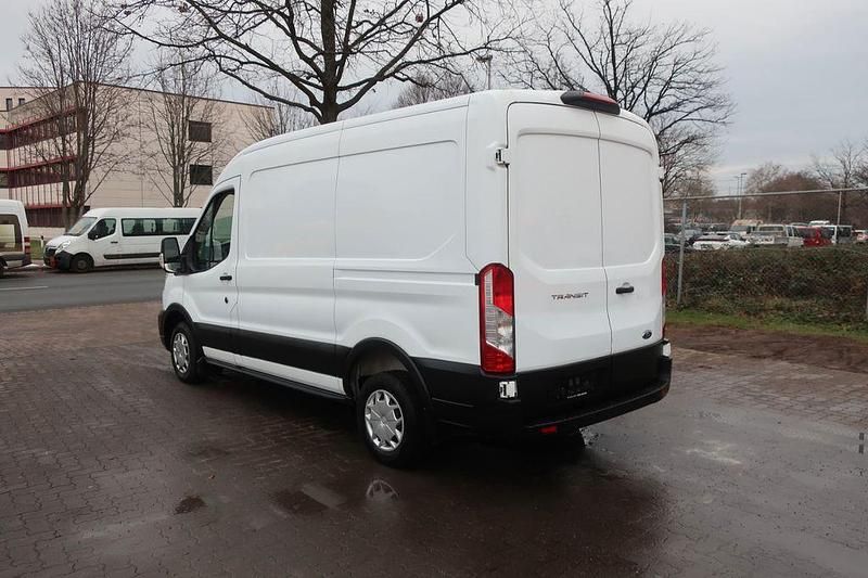 Gebraucht Ford Transit Trend 131 PS (96 kW) 2020 Weiß Limousine