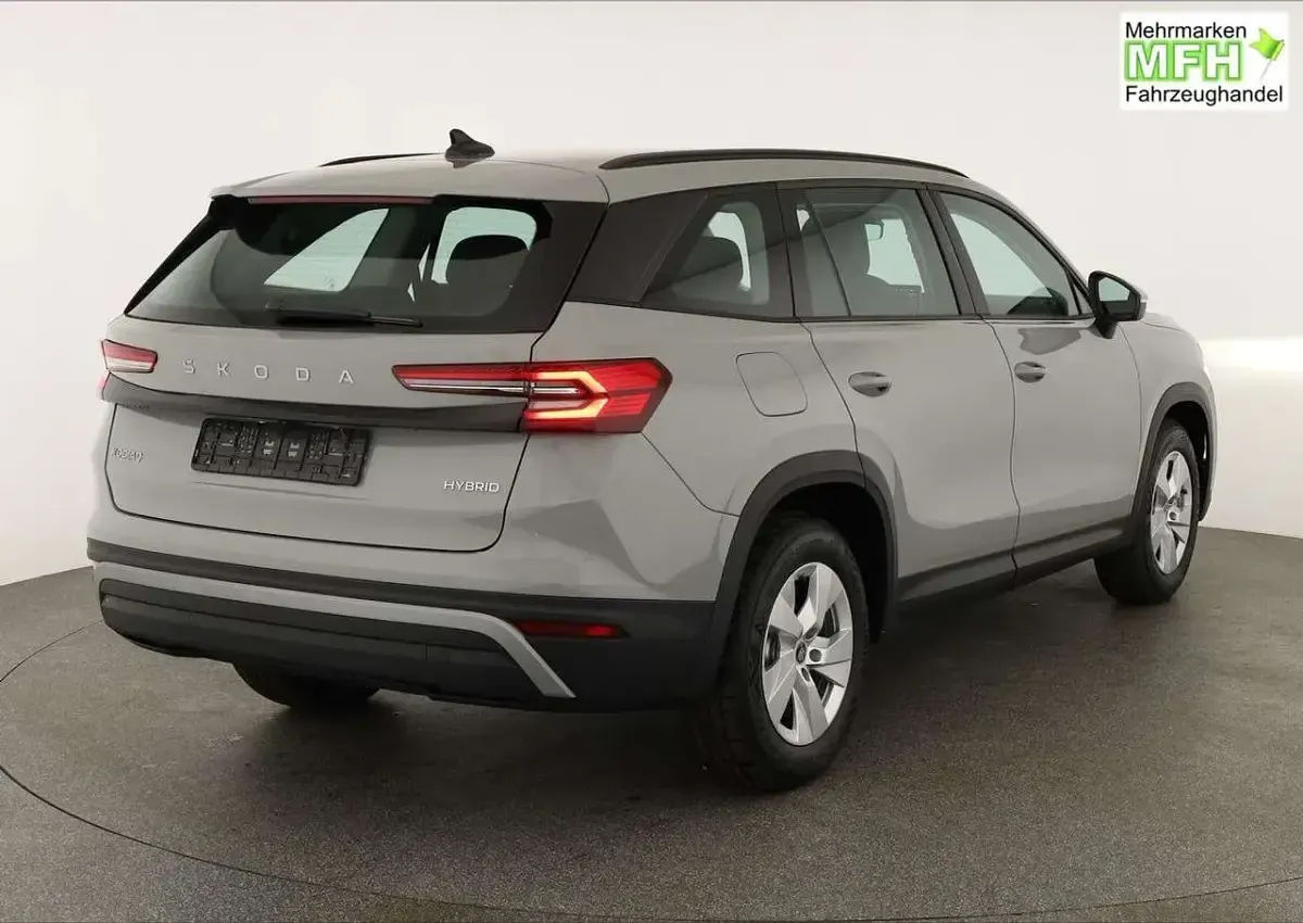 Neu Skoda Kodiaq Selection 150 PS (110 kW) 2026 Stahl grau SUV