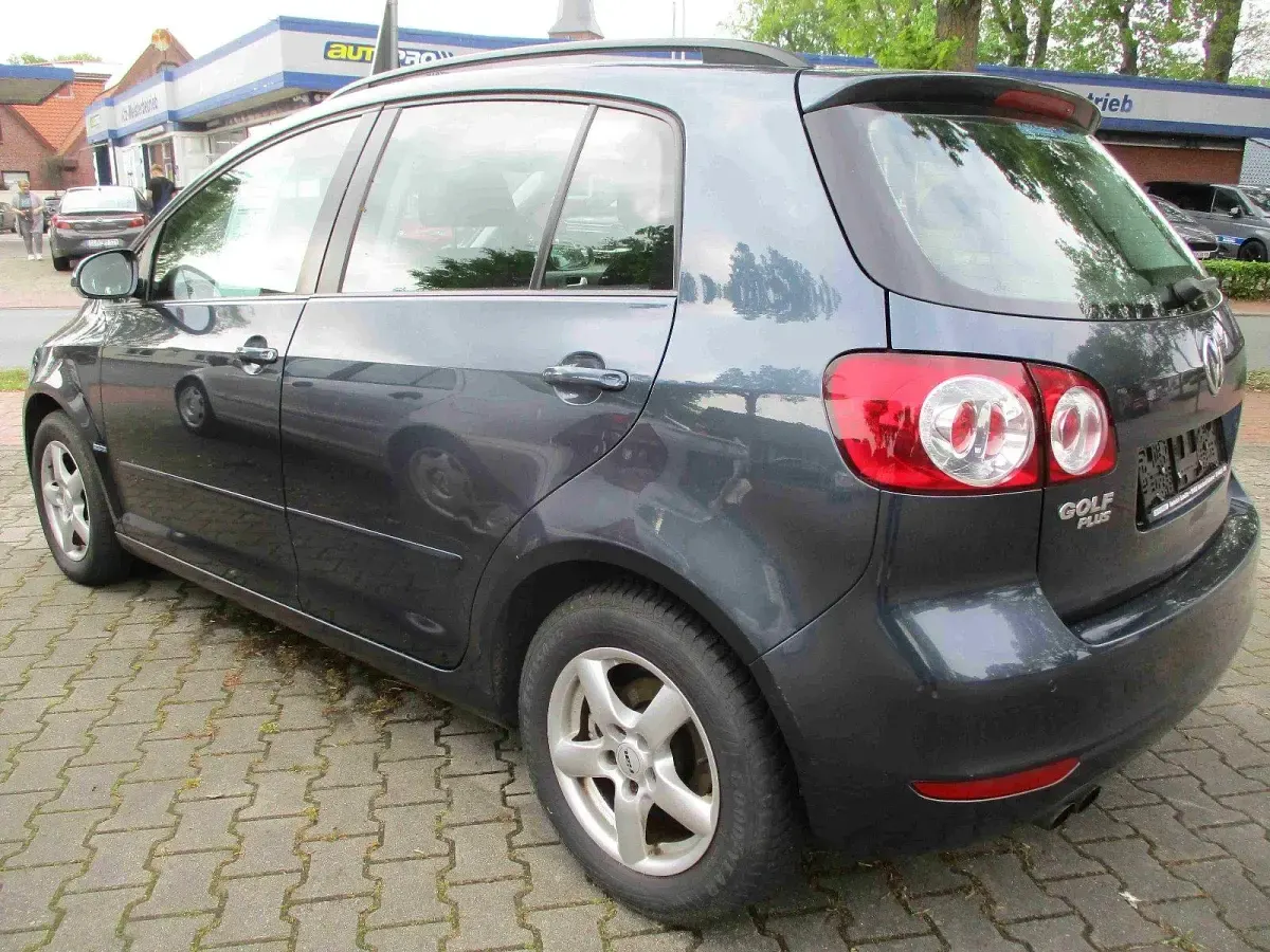 Używany VW Golf Trendline 110 KM (80 kW) 2009 Niebieski Minivan