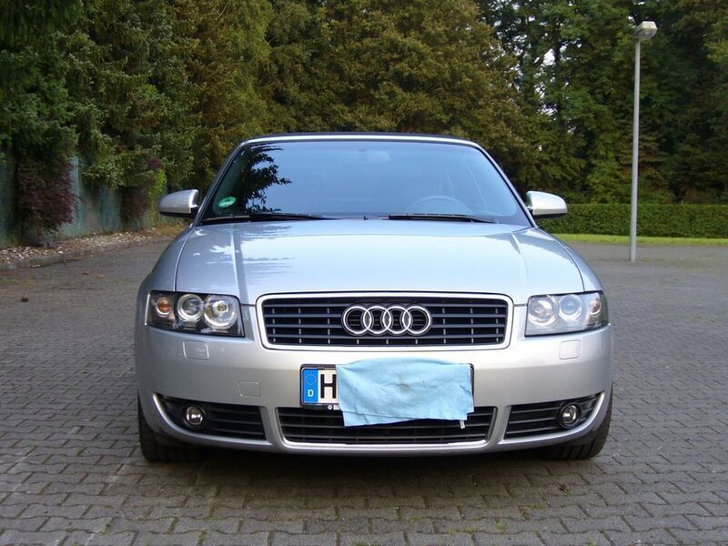Silber Gebraucht 2002 Audi A4 Cabriolet Design Cabrio | 12.800 € - Bild 1/4