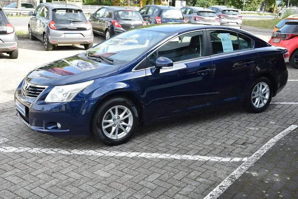 Gebraucht Toyota Avensis Sol 132 PS (97 kW) 2011 Blau Limousine