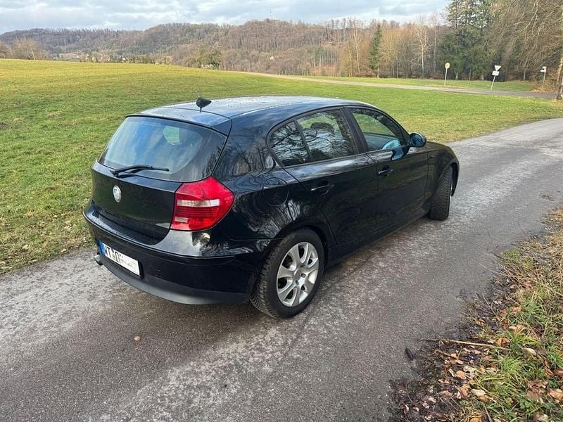 Gebraucht BMW 120 170 PS (125 kW) 2008 Schwarz Kleinwagen