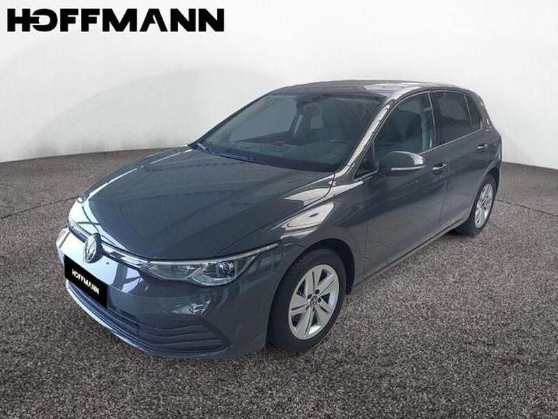 Gebraucht VW Golf VIII Life 131 PS (96 kW) 2023 Limousine