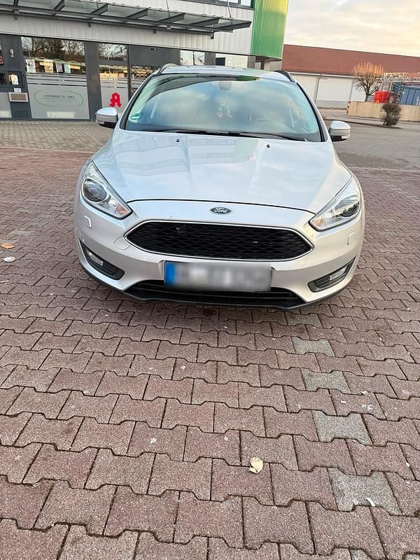 Gebraucht Ford Focus 120 PS (88 kW) 2017 Grau Kombi