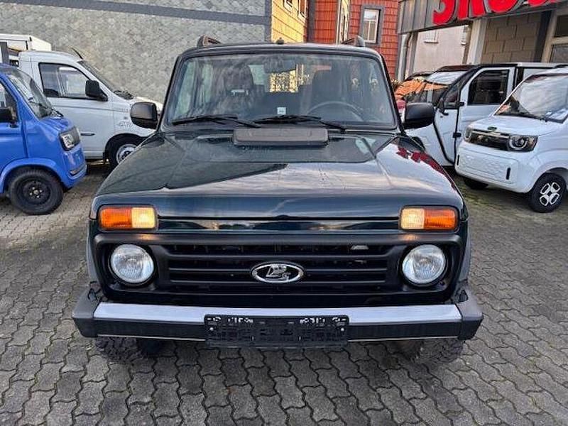Gebraucht Lada niva 83 PS (61 kW) 2020 Grün SUV