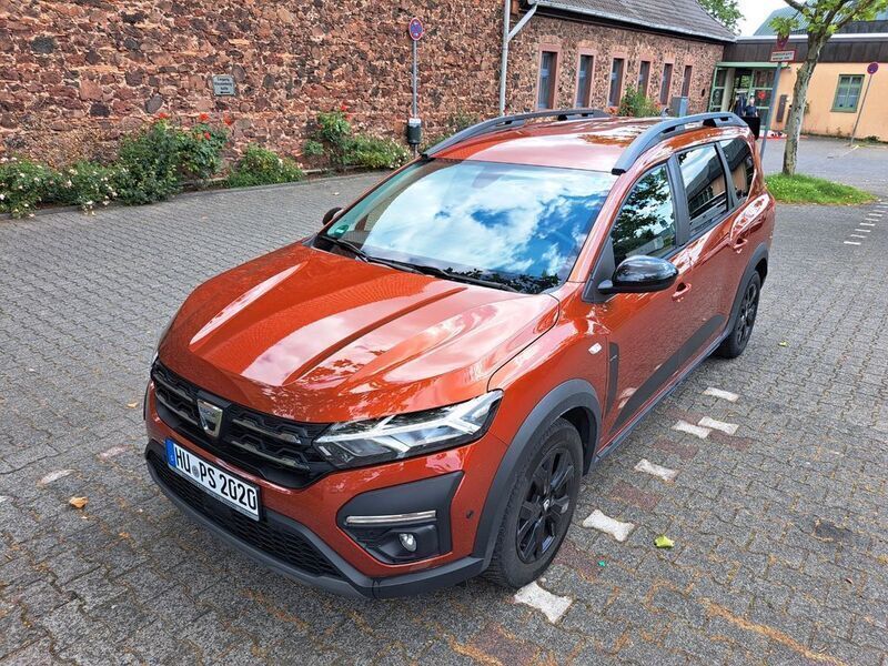 Rot Gebraucht 2022 Dacia Jogger Extreme Van / Kleinbus | 17.500 € (Fairer Preis) - Bild 1/4