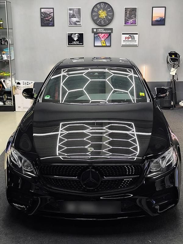 Schwarz Gebraucht 2017 Mercedes E43 AMG AMG Limousine | 28.000 € (Fairer Preis) - Bild 1/4