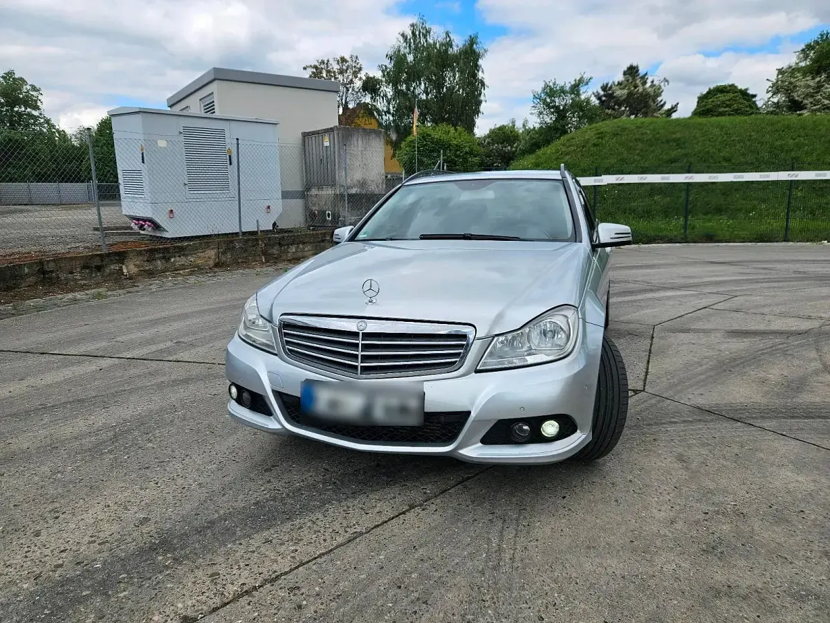 Gebraucht Mercedes C200 136 PS (100 kW) 2012 Grau Kombi