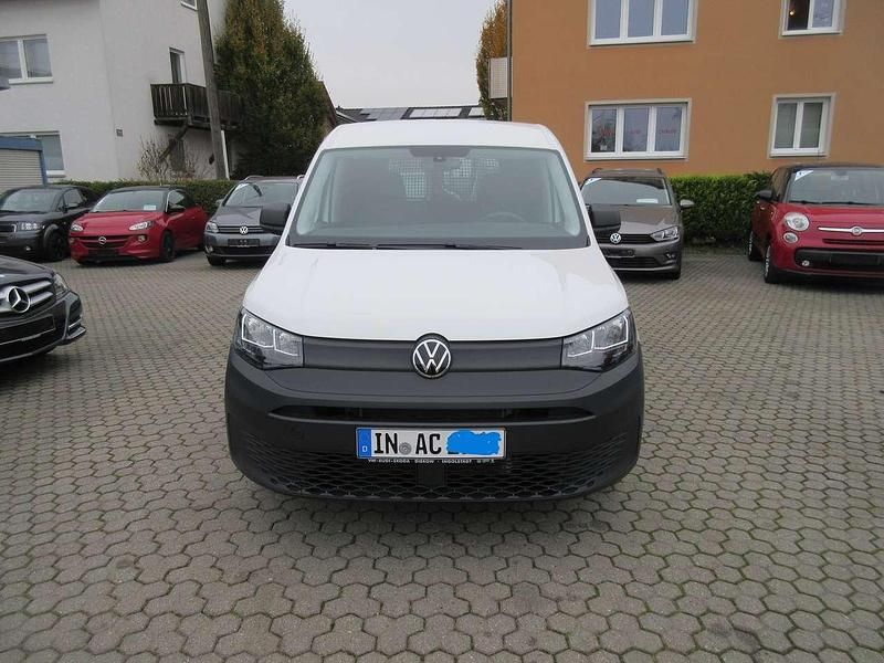 Second-hand VW Caddy 102 CP (75 kW) 2023 Alb Monovolum
