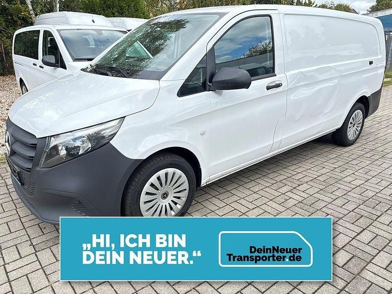 Weiß Gebraucht 2024 Mercedes Vito Van / Kleinbus | 30.821 € (Guter Preis) - Bild 1/4