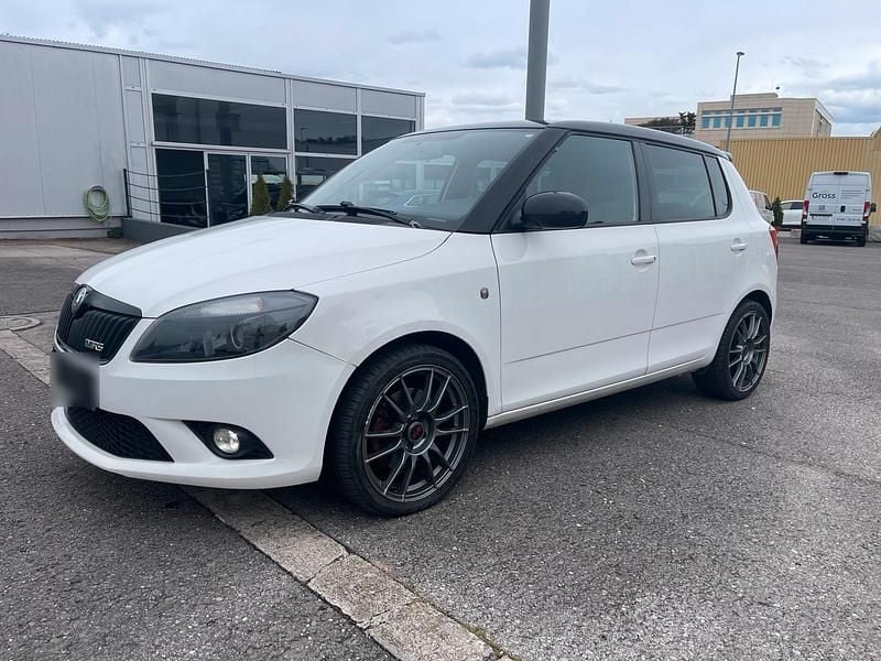 Gebraucht Skoda Fabia vRS 179 PS (131 kW) 2012 Weiß Limousine