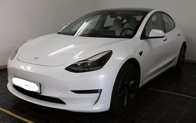 Weiß Gebraucht 2021 Tesla Model 3 Limousine | 26.590 € (Guter Preis) - Bild 1/4