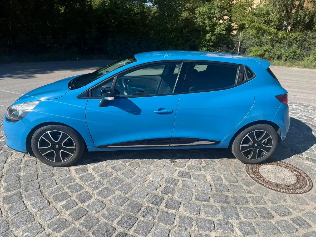 Gebraucht Renault Clio 90 PS (66 kW) 2014 Blau Kleinwagen