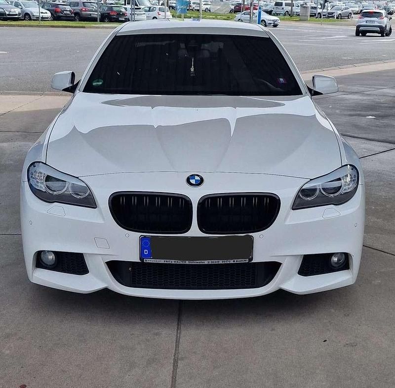 Weiß Gebraucht 2012 BMW 520 Sport Line Limousine | 15.200 € (Teuer) - Bild 1/4