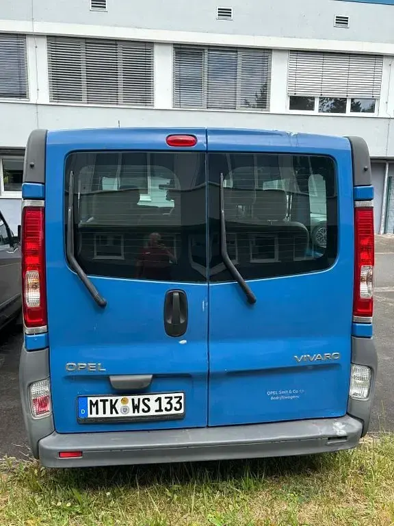 Gebraucht Opel Vivaro 114 PS (83 kW) 2011 Blau Van / Kleinbus