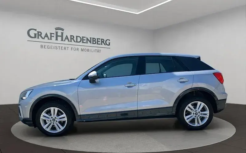 Neu Audi Q2 Advanced Plus 150 PS (110 kW) 2026 Silber SUV