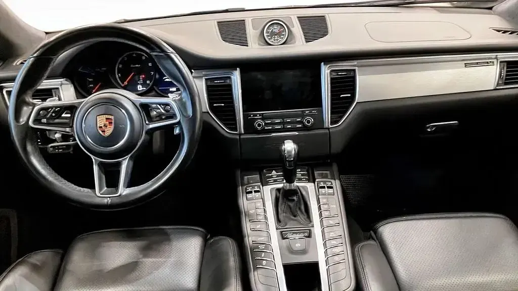 Gebraucht Porsche Macan Turbo Performance Package 441 PS (324 kW) 2017 Tiefschwarz SUV