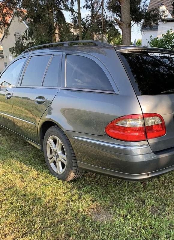 Gebraucht Mercedes E220 Avantgarde 170 PS (125 kW) 2007 Grau Kombi