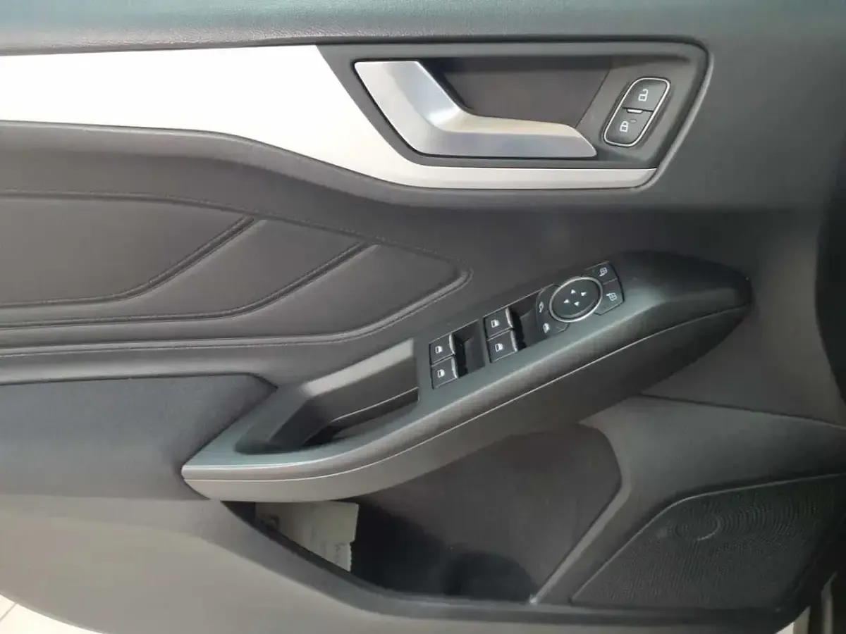 Gebraucht Ford Focus Cool & Connect 150 PS (110 kW) 2020 Blazer blau Kombi