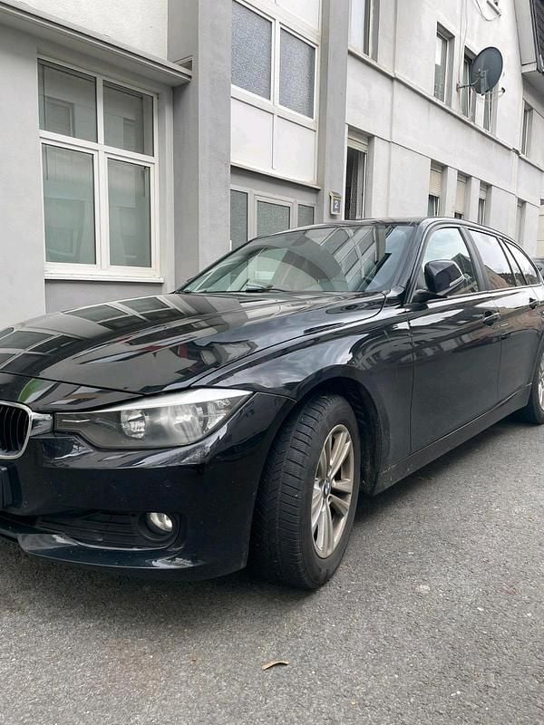 Second-hand BMW 320 184 CP (135 kW) 2014 Negru Break