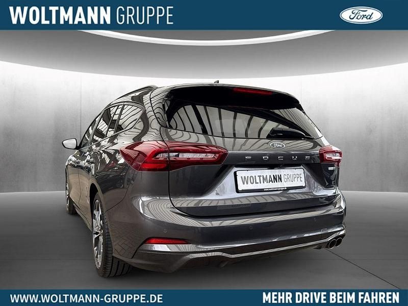 Gebraucht Ford Focus ST-Line 125 PS (91 kW) 2022 Magneticgrau (metallic) Limousine