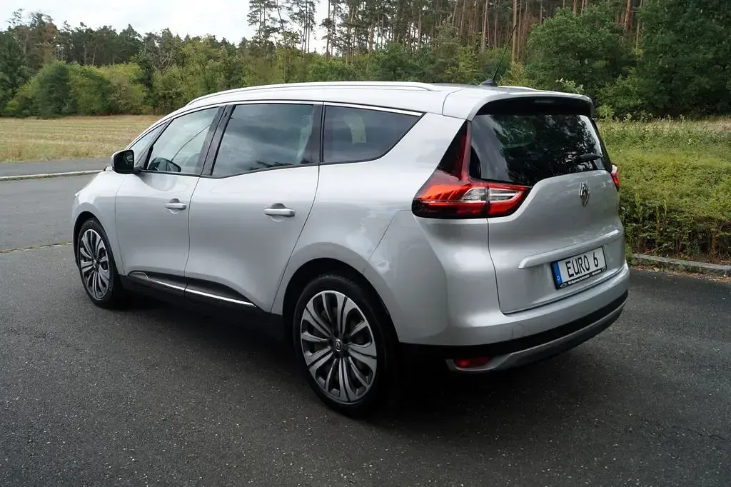 Gebraucht Renault Scénic IV Business 120 PS (88 kW) 2019 Silber Van / Kleinbus