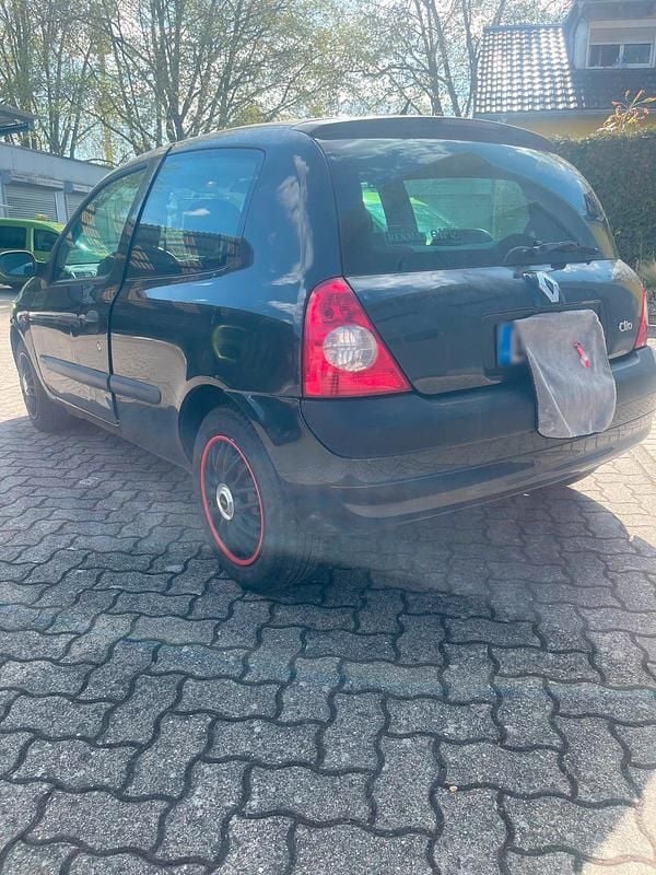 Gebraucht Renault Clio II 98 PS (72 kW) 2003 Schwarz Kleinwagen