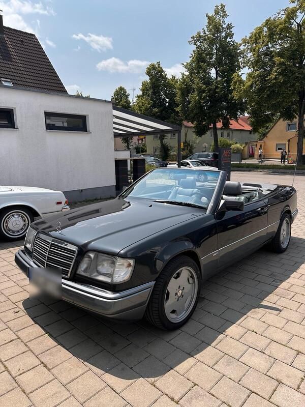 Grau Gebraucht 1995 Mercedes E220 Sportline Cabrio | 17.900 € - Bild 1/4
