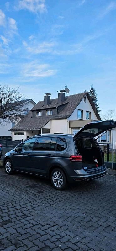 Gebraucht VW Touran 150 PS (110 kW) 2016 Grau Van / Kleinbus