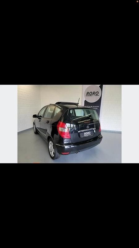 Gebraucht Mercedes A160 95 PS (69 kW) 2012 Schwarz Kleinwagen