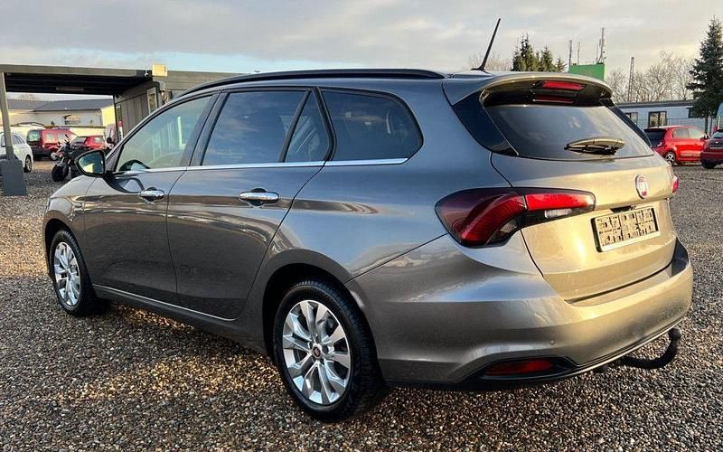 Gebraucht Fiat Tipo Lounge 120 PS (88 kW) 2019 Grau Kombi