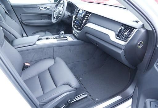 Gebraucht Volvo XC60 Plus 350 PS (257 kW) 2024 Crystal weiss SUV