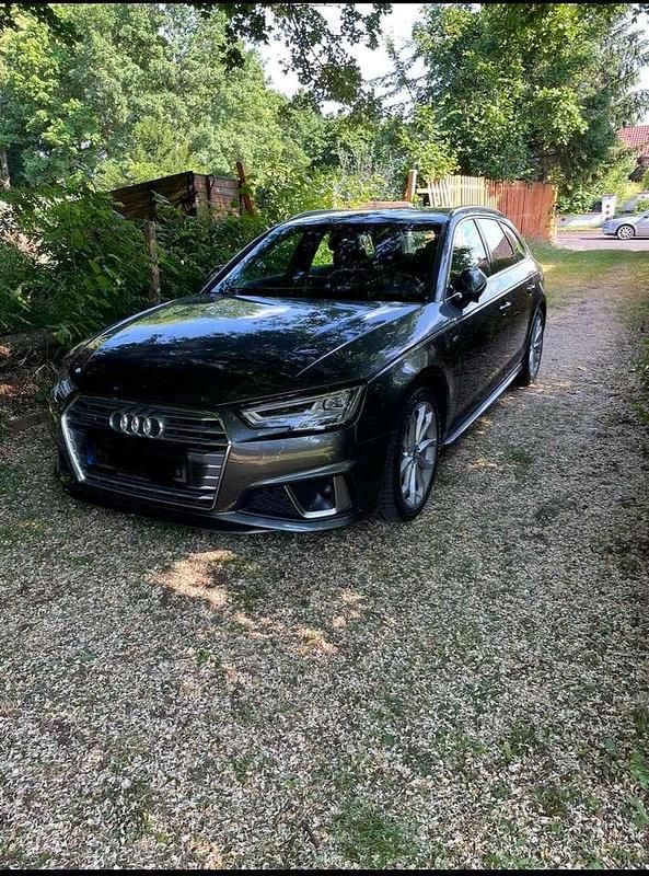 Gebraucht Audi A4 S-Line 231 PS (169 kW) 2019 Grau Kombi
