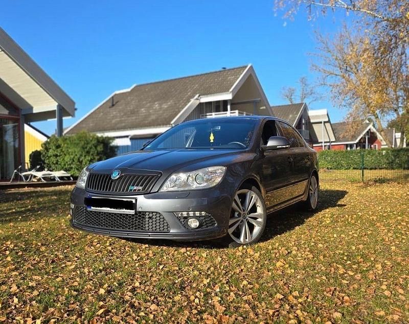 Gebraucht Skoda Octavia RS 200 PS (147 kW) 2011 Grau Limousine