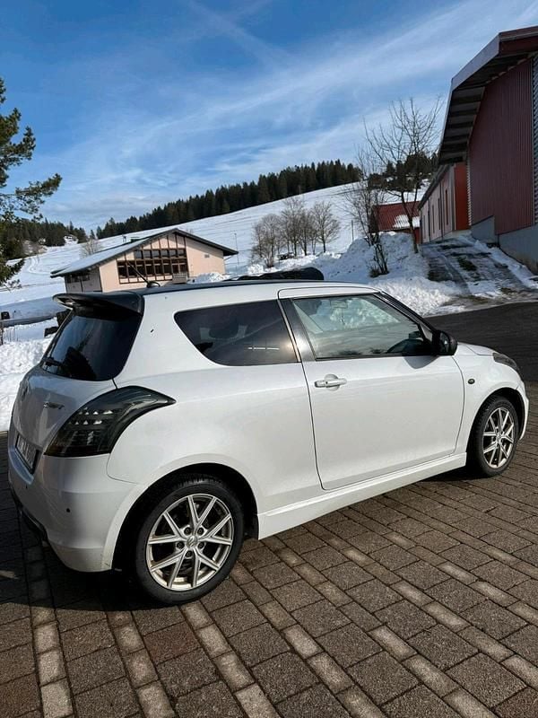 Weiß Gebraucht 2012 Suzuki Swift Sport Kleinwagen | 6.800 € (Fairer Preis) - Bild 1/4