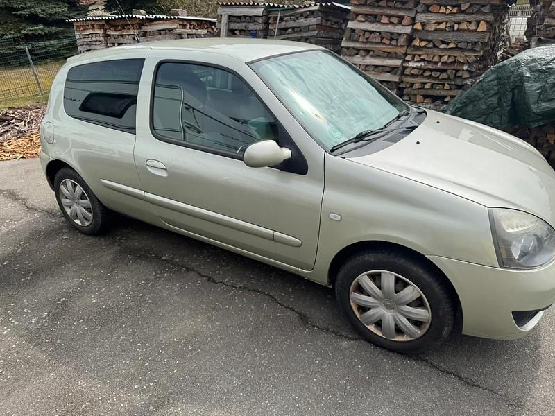 Second-hand Renault Clio II 2007 Hatchback