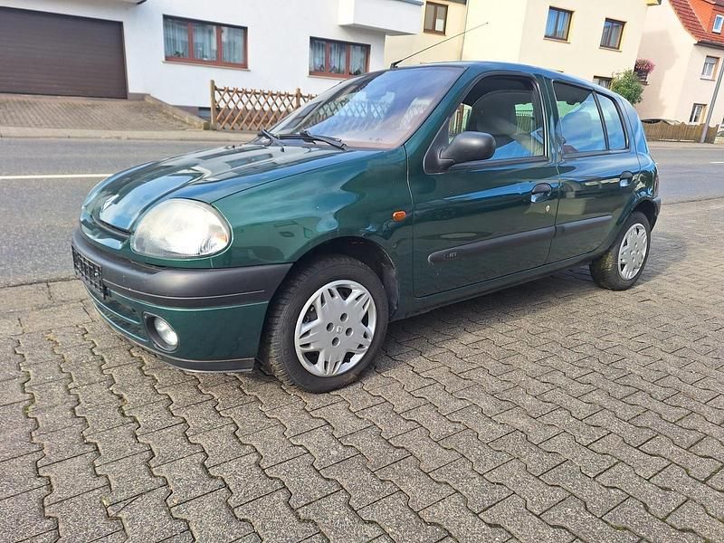 Grün Gebraucht 1999 Renault Clio II Kleinwagen | 1.800 € (Fairer Preis) - Bild 1/4
