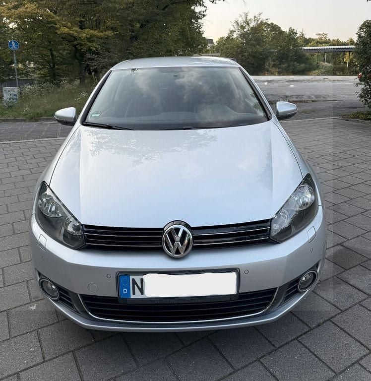 Silber Gebraucht 2009 VW Golf VI Highline Limousine | 6.490 € (Fairer Preis) - Bild 1/4