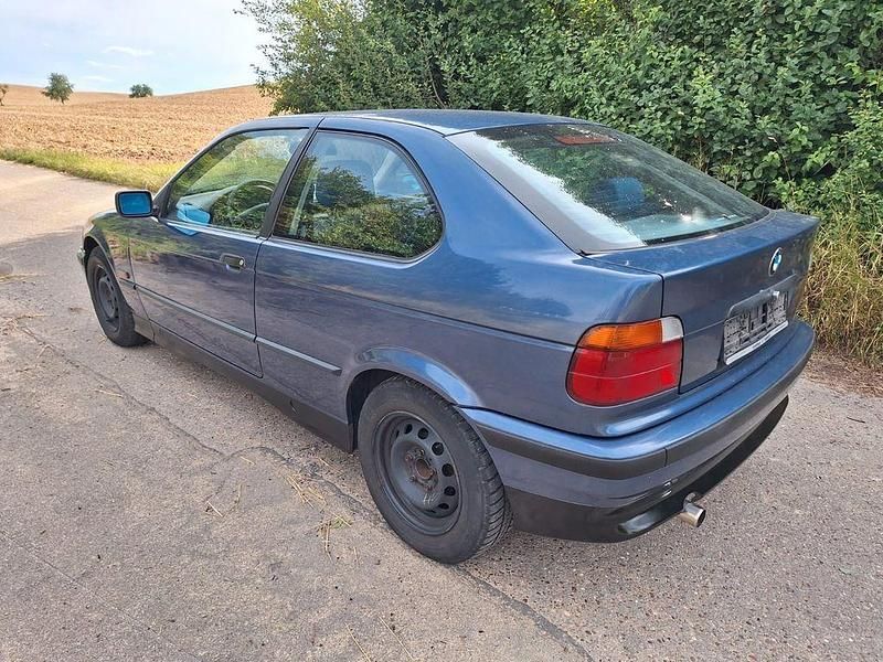 Blau Gebraucht 1996 BMW 316 Compact Kleinwagen | 1.700 € (Superpreis) - Bild 1/4
