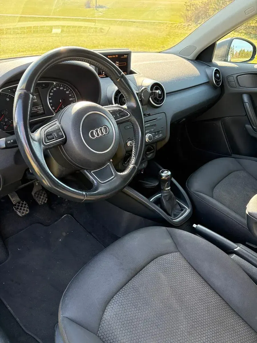 Gebraucht Audi A1 Sportback Attraction 86 PS (63 kW) 2015 Schwarz Kleinwagen
