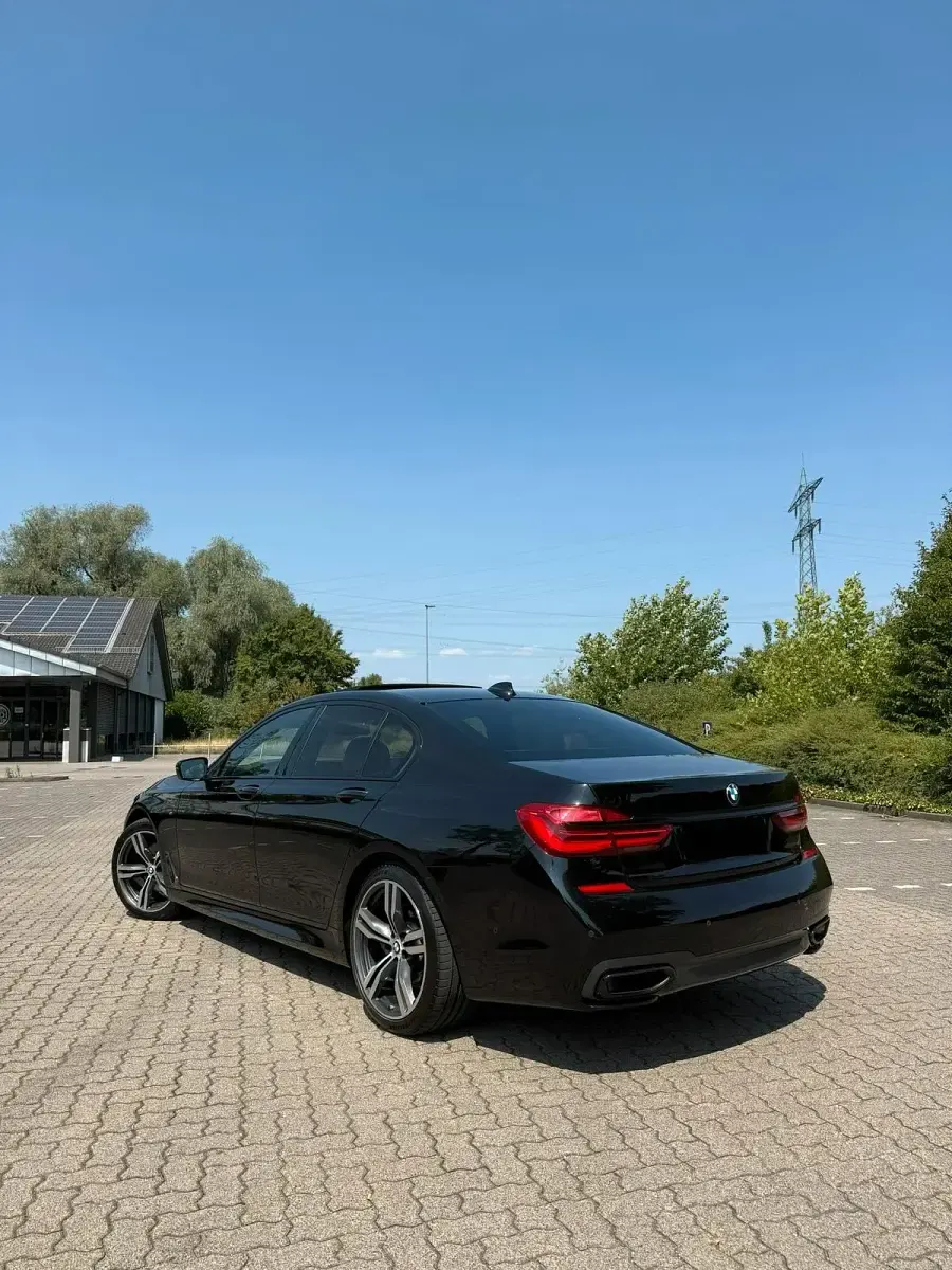 Gebraucht BMW 730 M Sport 265 PS (194 kW) 2018 Schwarz Limousine