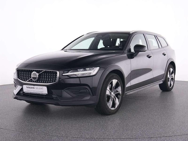 Gebraucht Volvo V60 CC Plus 197 PS (144 kW) 2023 Black solid stone / solid Kombi