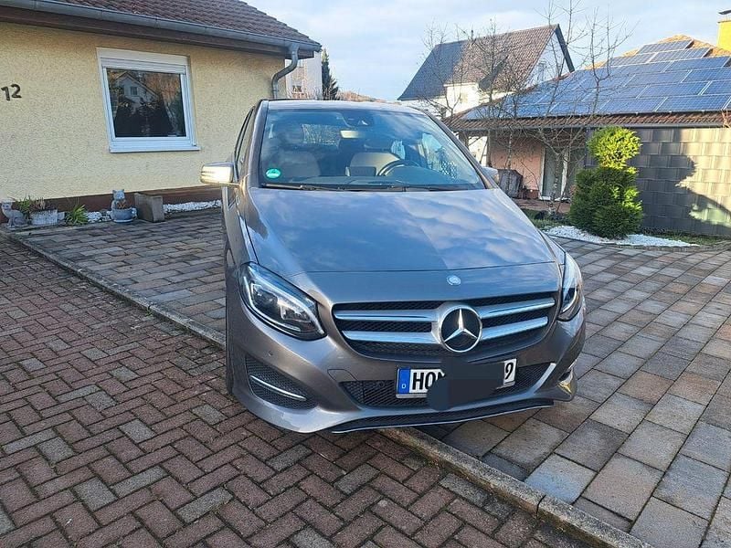 Gebraucht Mercedes B180 109 PS (80 kW) 2015 Grau Van / Kleinbus