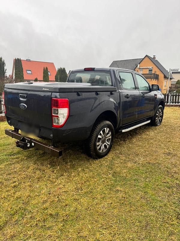 Gebraucht Ford Ranger 160 PS (117 kW) 2017 Grau Pickup